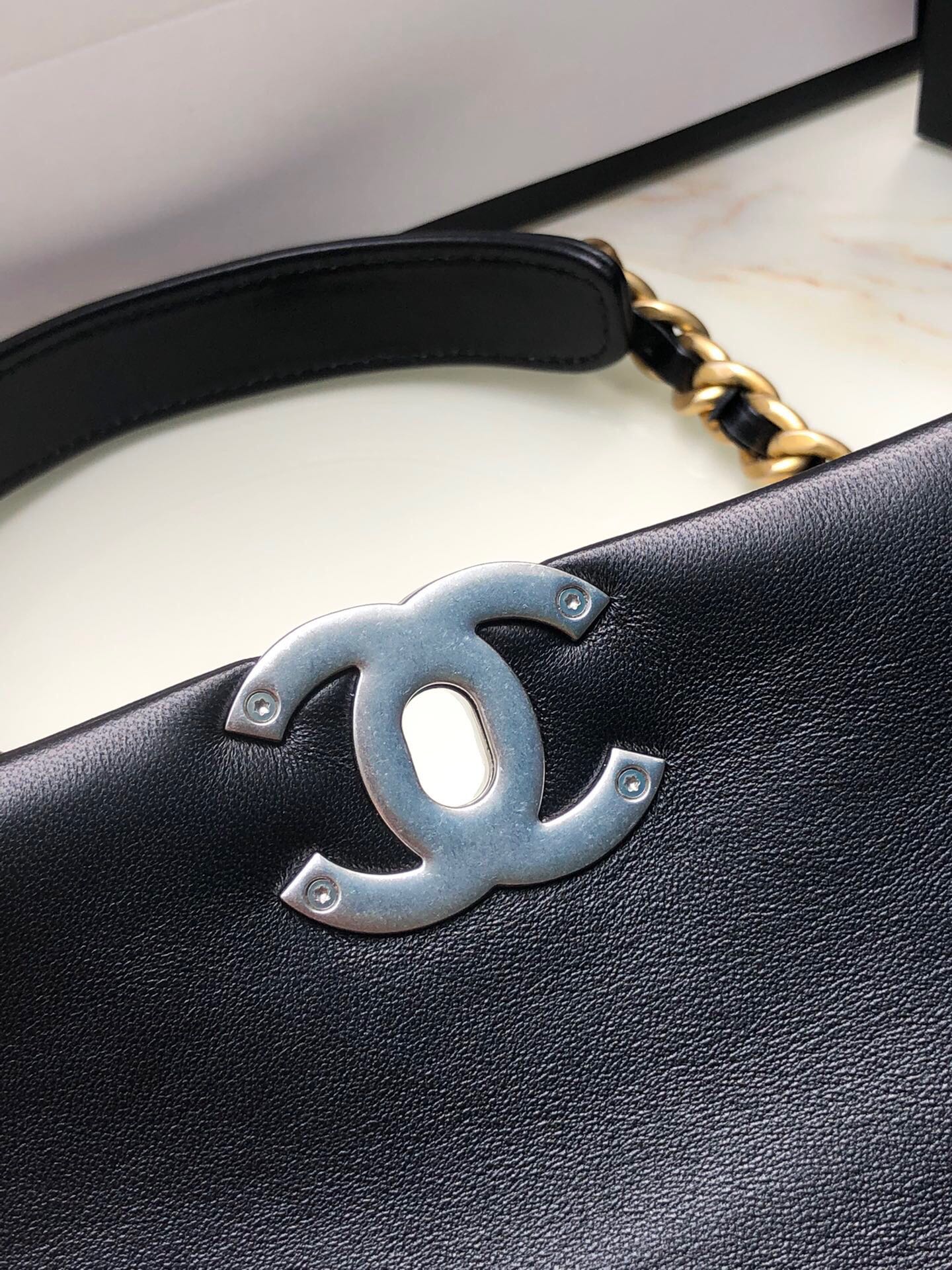 Chanel 19 small 1160
