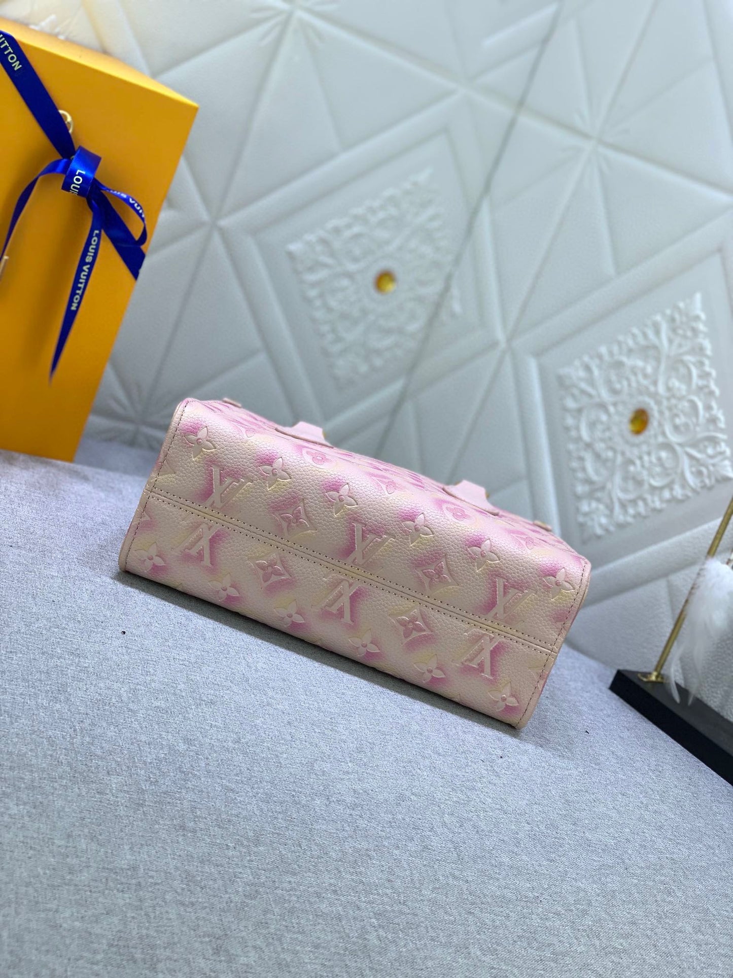 Louis Vuitton(ルイヴィトン) ONTHEGO バッグ 25x19cm