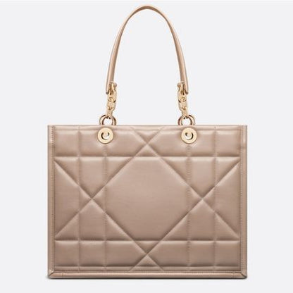 【DIOR】★高級感漂うデザイン★DIOR ESSENTIAL ミディアムトートバック