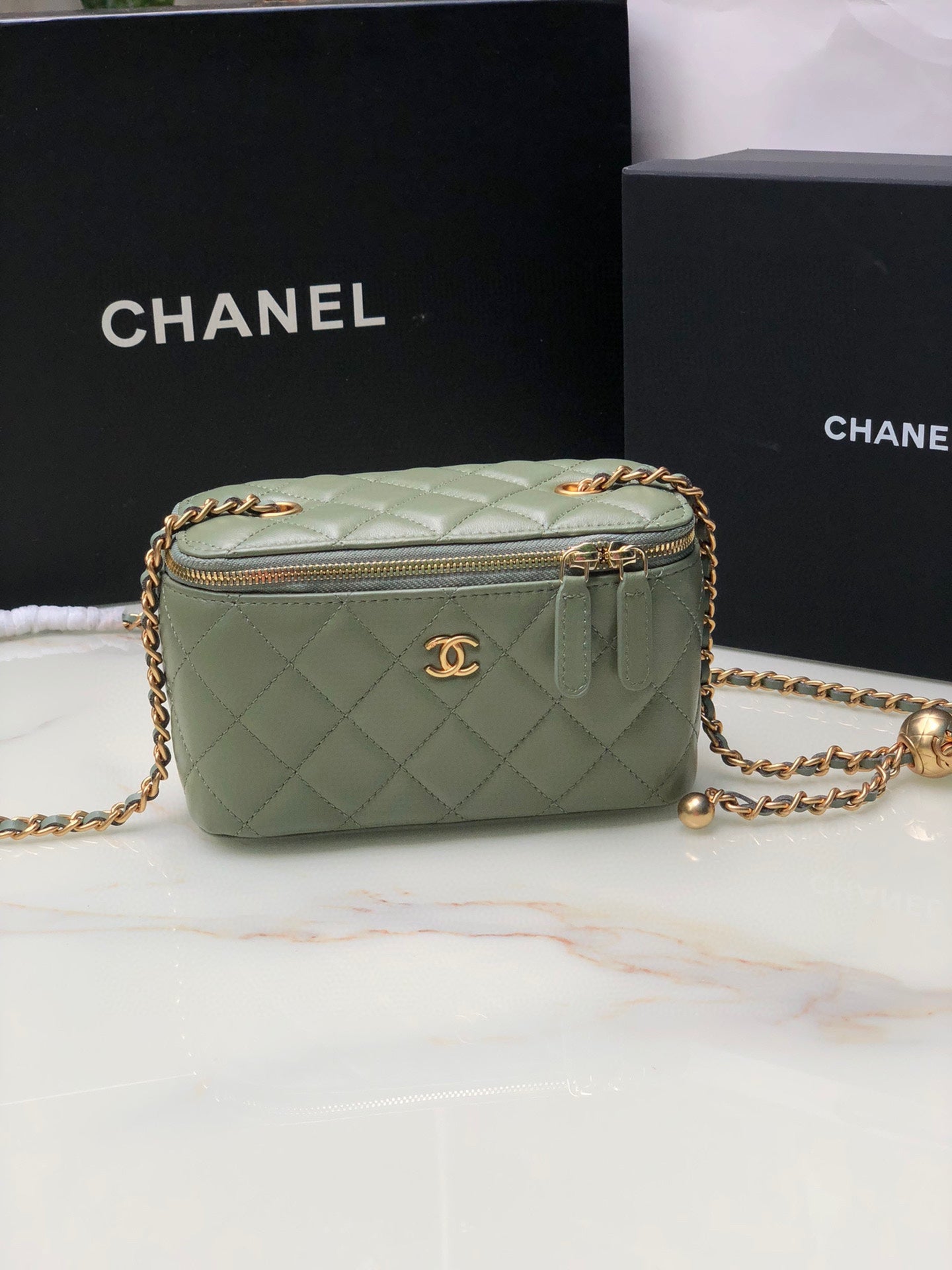 Chanel Classic Vanity 22C Bag with Chain AP2303