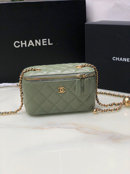 Chanel Classic Vanity 22C Bag with Chain AP2303