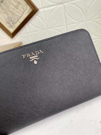 PRADA(プラダ) 財布 21x12cm