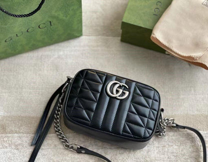 グッチの新型S 21カメラの包み