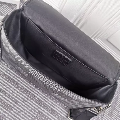 LOUIS VUITTON ルイヴィトン メッセンジャーバッグ 23.5X14X5CM