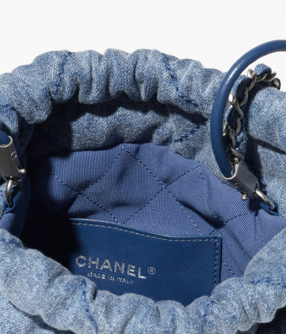 【新★スタッズが可愛いデニム】★CHANEL★22 ハンドバック