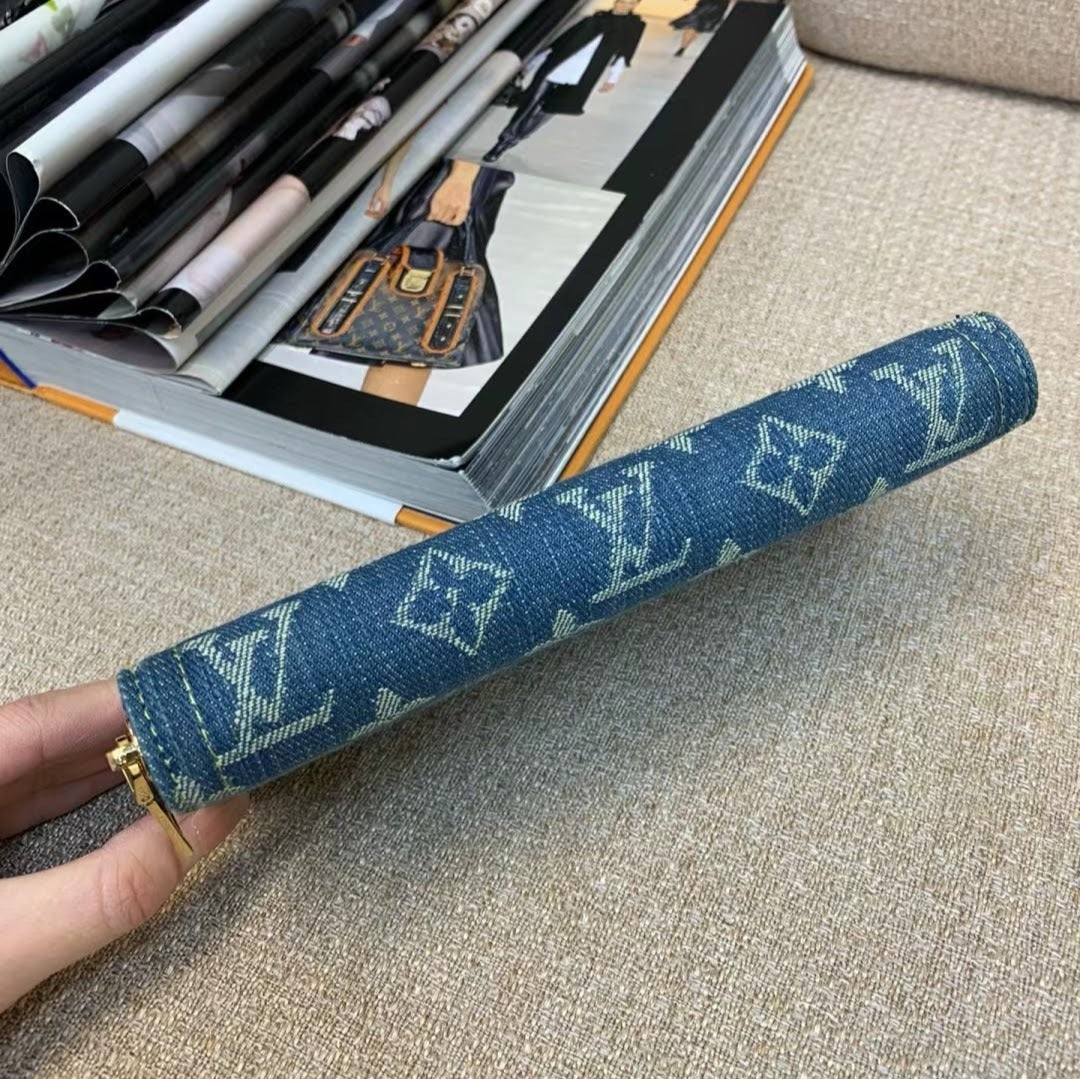 ◆ユニークデザイン【 Louis Vuitton 】ジッピー・ウォレット M82958