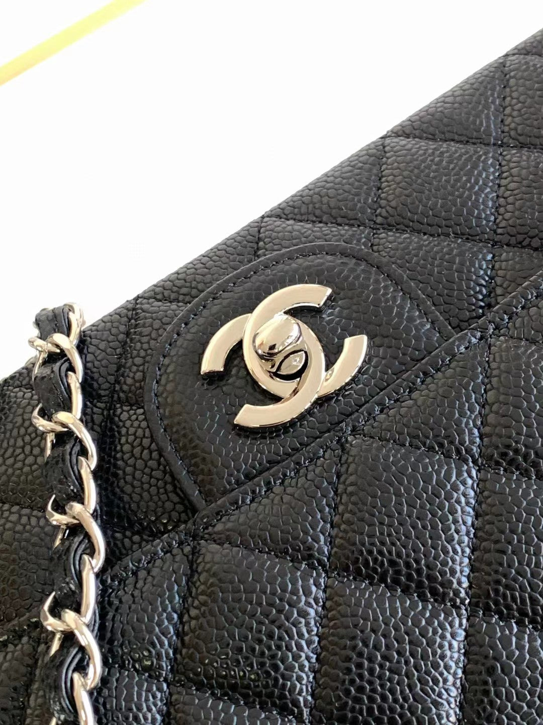 Chanel Flap Bag Carviar Leather Black Medium 1112