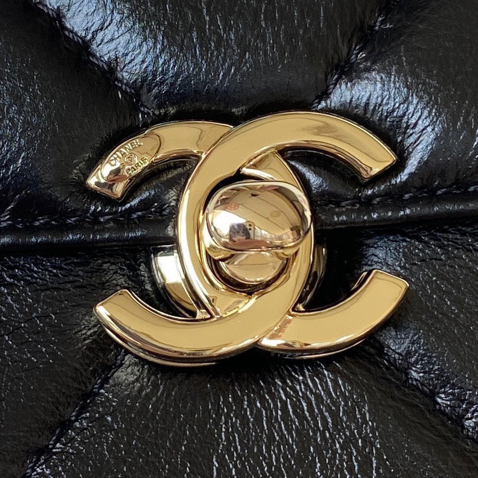 Chanel 23K AS4471 handle