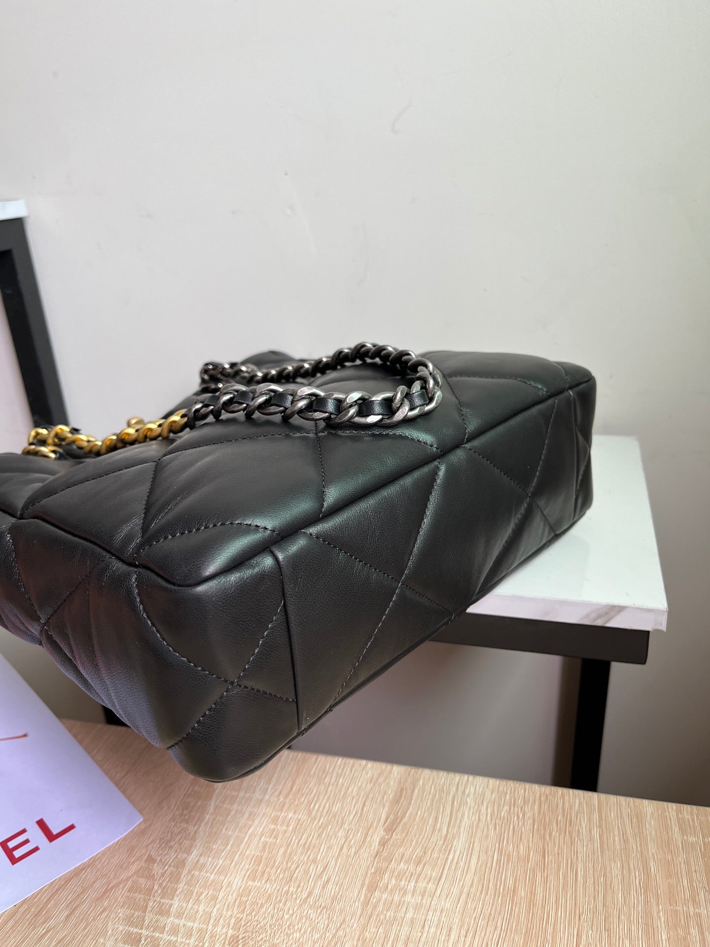 CHANEL 19 SHOPPING BAG 3519