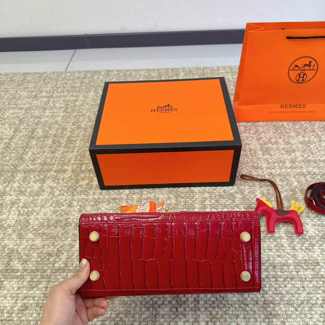 HERMES 高級ワニ革模様 プラチナバッグ