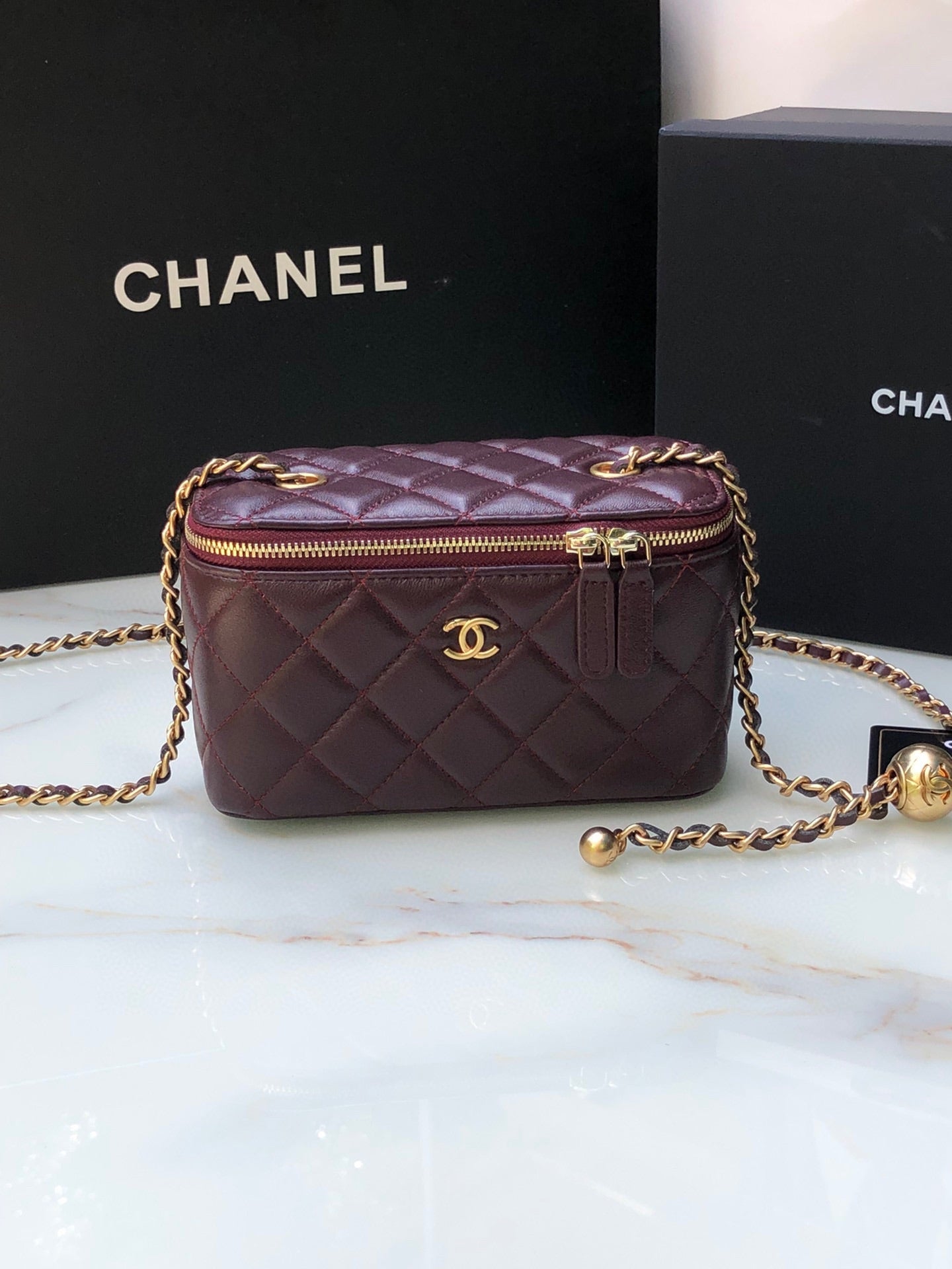 Chanel Classic Vanity 22C Bag with Chain AP2303