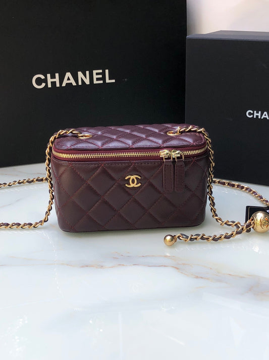 Chanel Classic Vanity 22C Bag with Chain AP2303