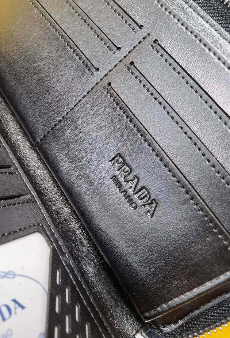 【Prada】プラダ 財布 21x13x2.5cm