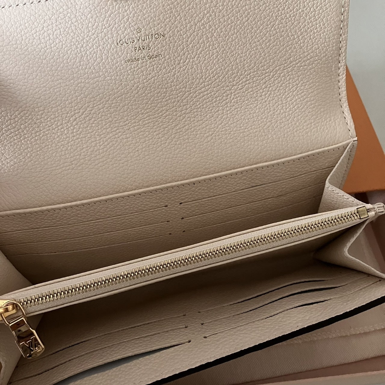 LOUIS VUITTON ポルトフォイユ サラ メティス M83276