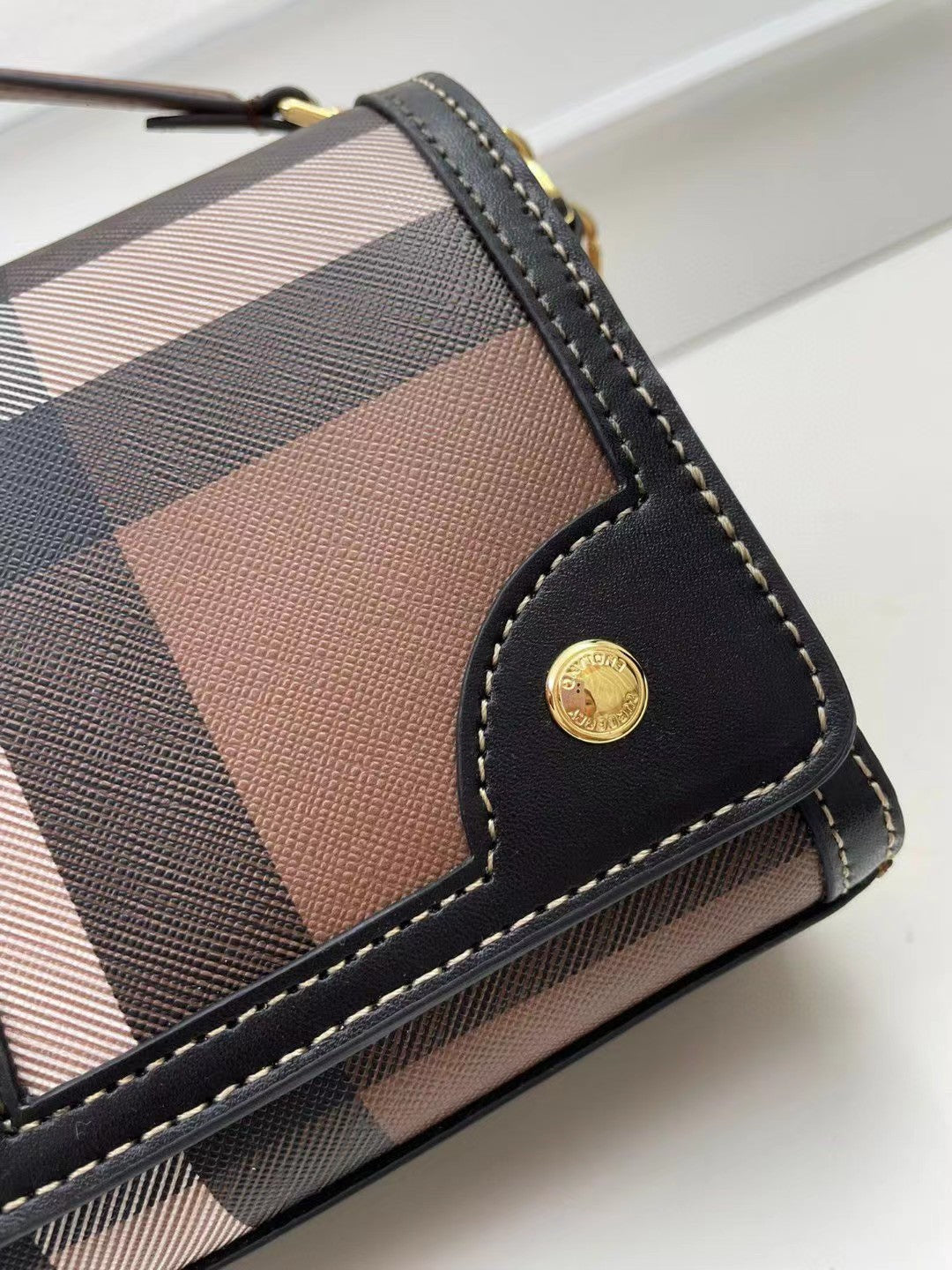 【◎VIP価格◎】Burberry noteショルダーバッグ