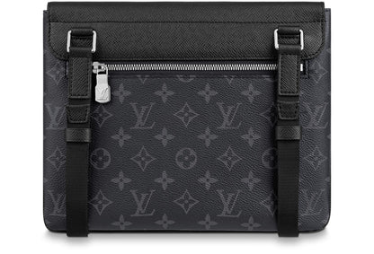 *LV*メンズ アウトドアフラップ モノグラムショルダーバッグ