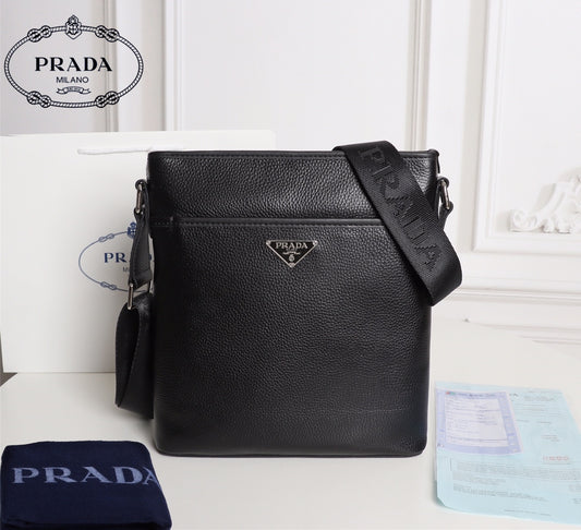 【PRADA 公式旗艦店】プラダ ショルダーバッグ 当日出荷 好評に付き再入荷！25*27*5CM