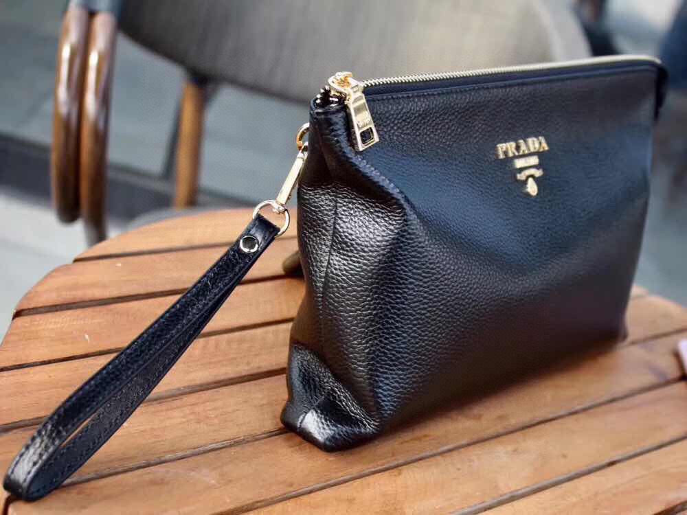 【PRADA 公式 旗艦店】プラダ クラッチバッグ当日出荷 好評に付き再入荷！28*18.5*3CM