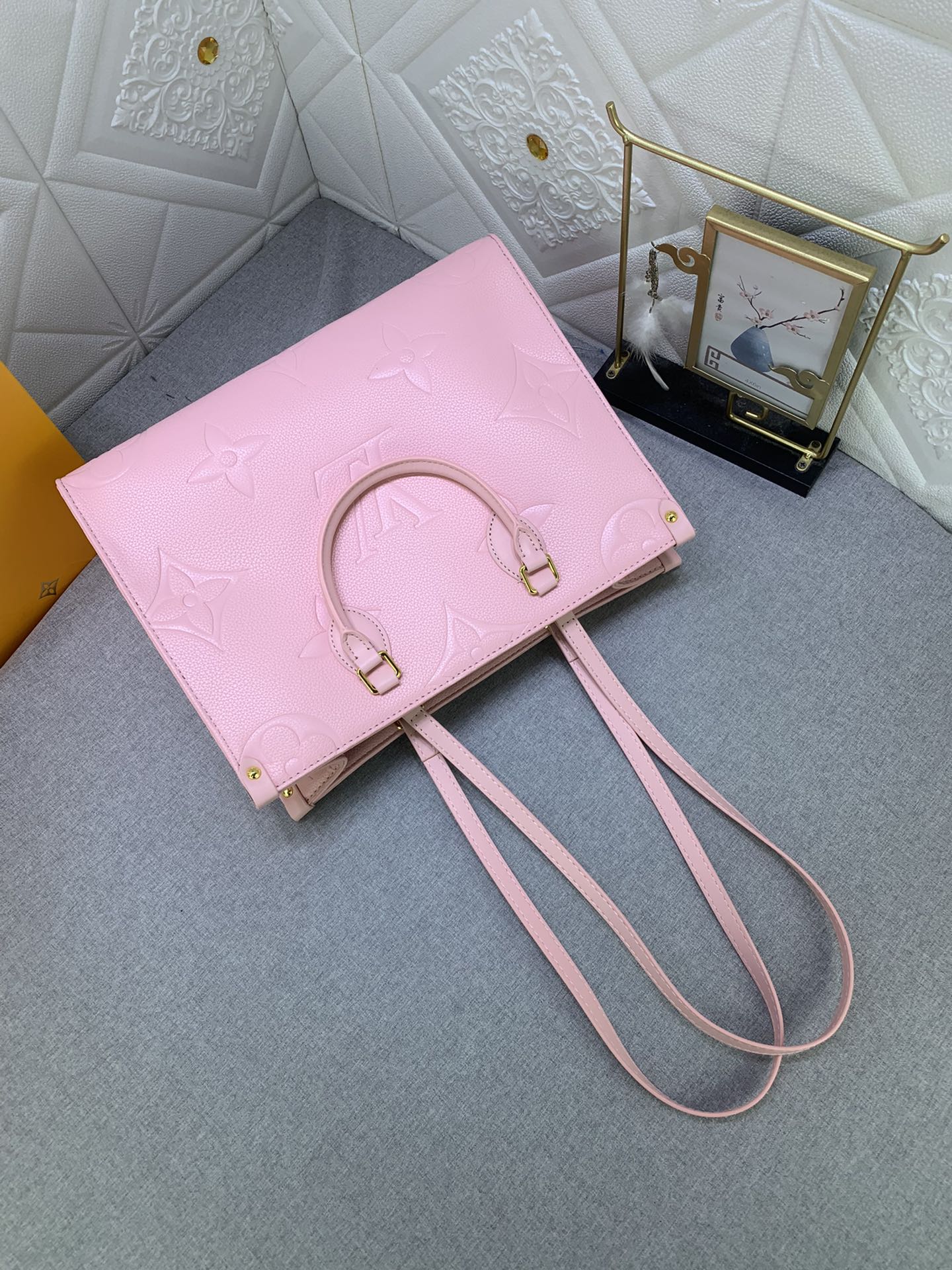 【LOUIS VUITTON】LV 新品ONTHEGO ミディアム ハンドバッグ
