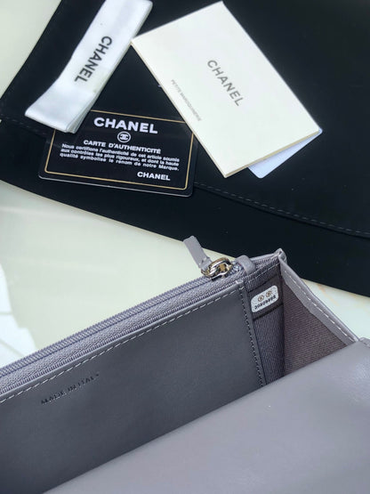 CHANEL 19 WALLET ON CHAIN 0957