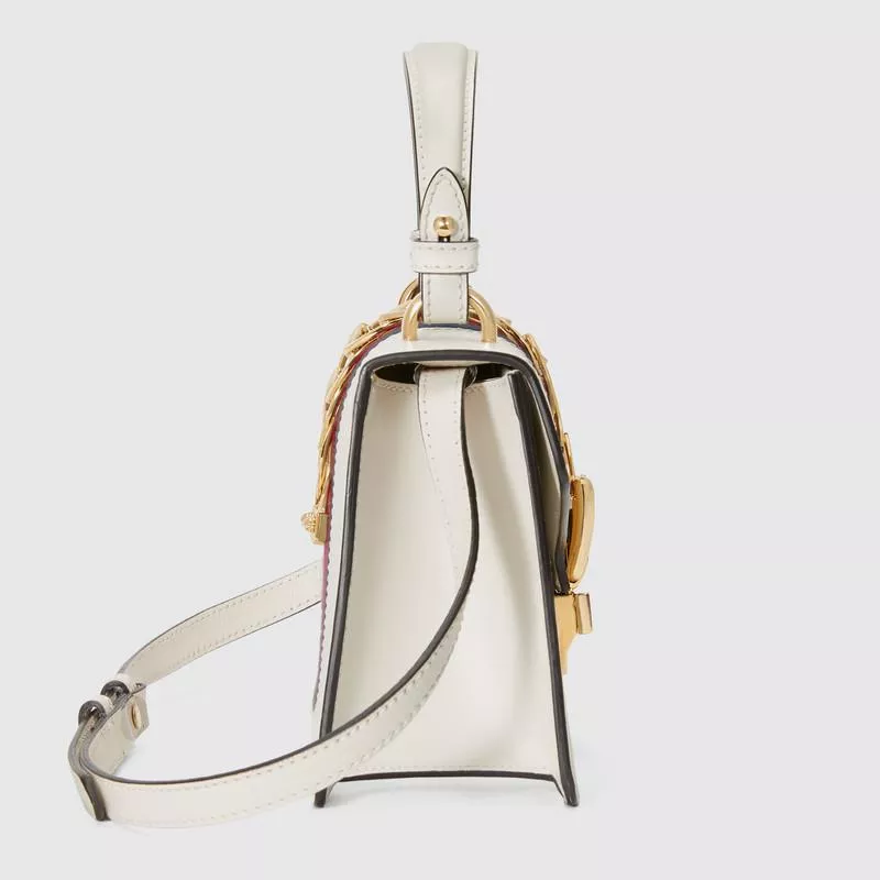 【GUCCI】人気の〔シルヴィ〕レザー ミニバッグ★すぐ届く！