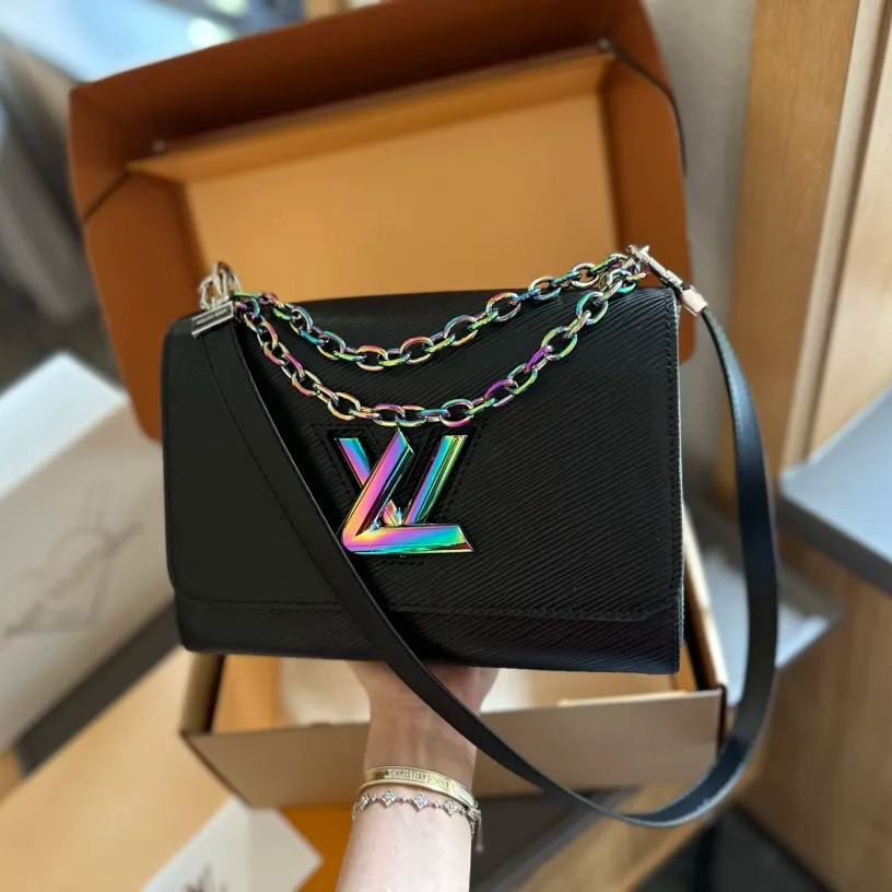 ★Louis Vuitton★ネオクラシカルなツイストミディアムバッグの登場です