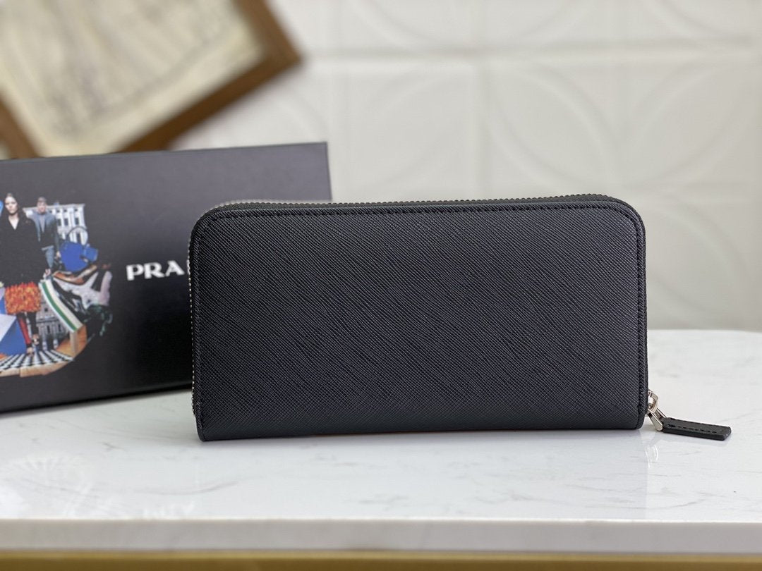 PRADA(プラダ) 財布19x12cm