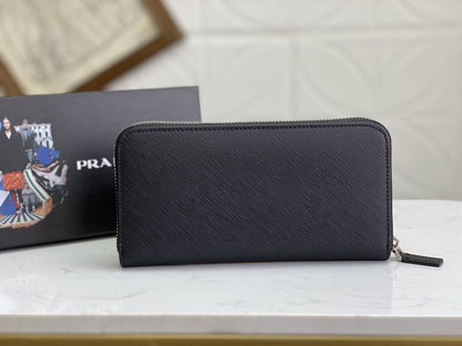 PRADA(プラダ) 財布19x12cm