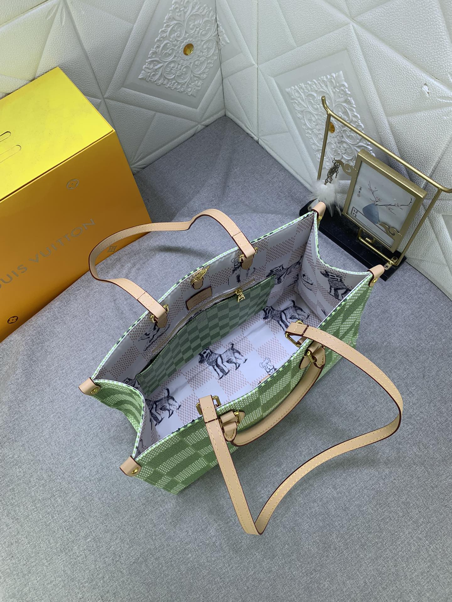 【LOUIS VUITTON】LV 新品ONTHEGO ミディアム ハンドバッグ