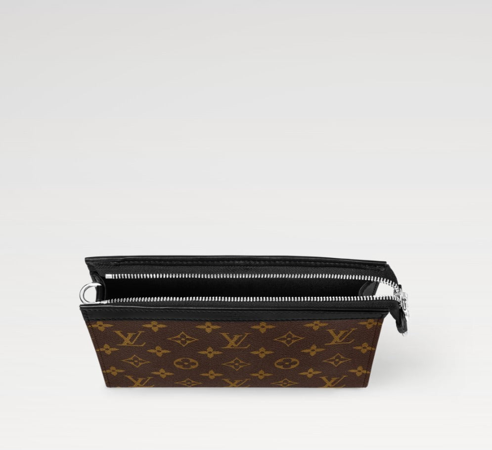 【メンズに大人気】Louis Vuitton　ガストン・ウェアラブル M14036