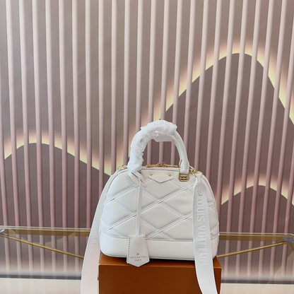 【LOUIS VUITTON】LV 新作シェルバッグ ショルダーまたは斜め掛けトレンド