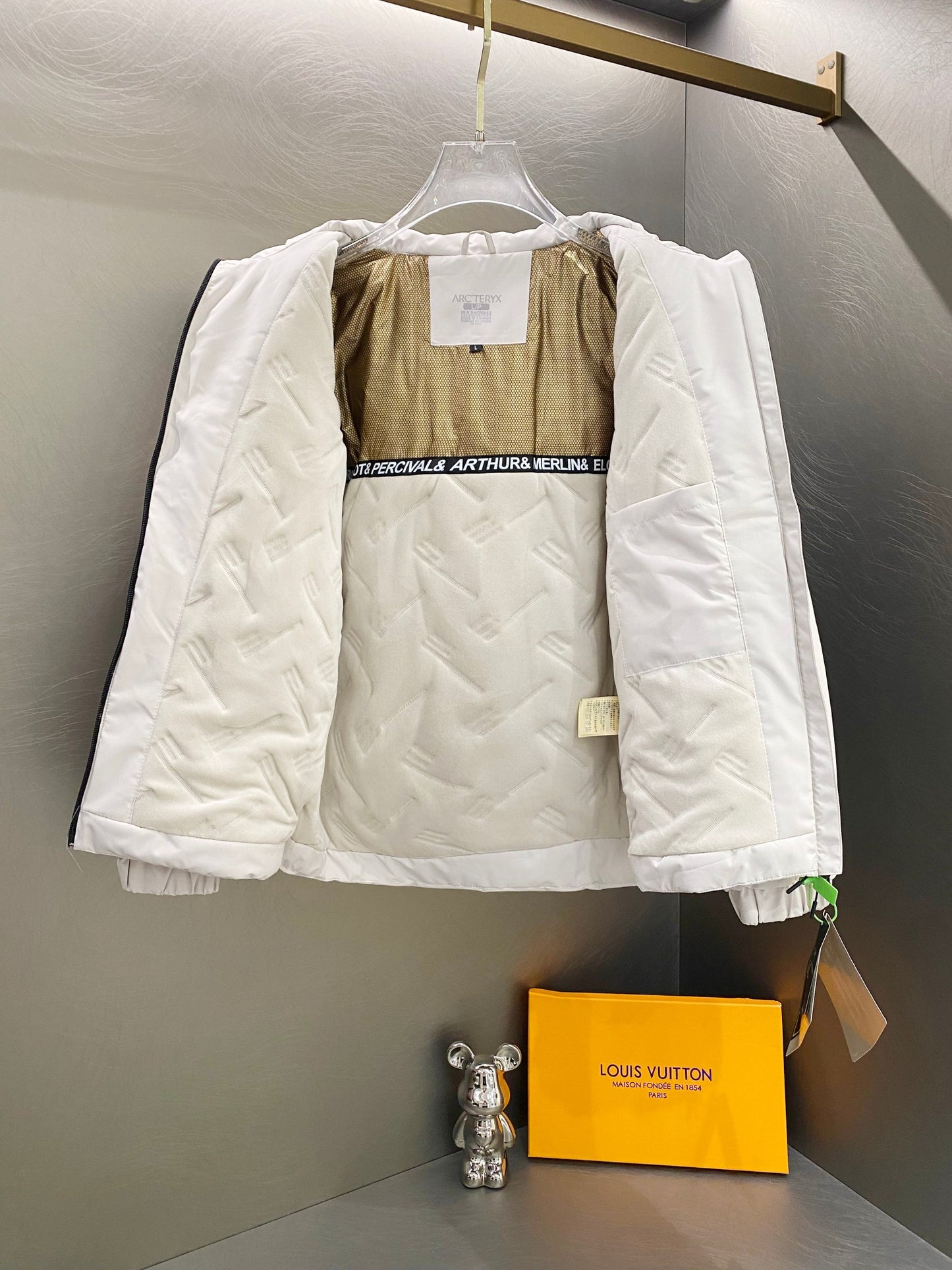 【ARC TERYX公式旗艦店】ダウンジャケット 男女兼用 ご好評に付き再入荷！