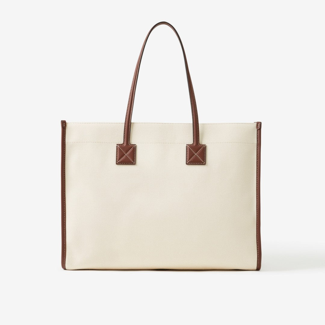 【Burberry】朝比奈彩さんの愛用バッグ公開！バーバリー Freya ハンドバッグ