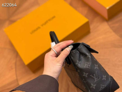 【外出のお供に♪】Louis Vuitton ショルダーバッグ 24*19CM