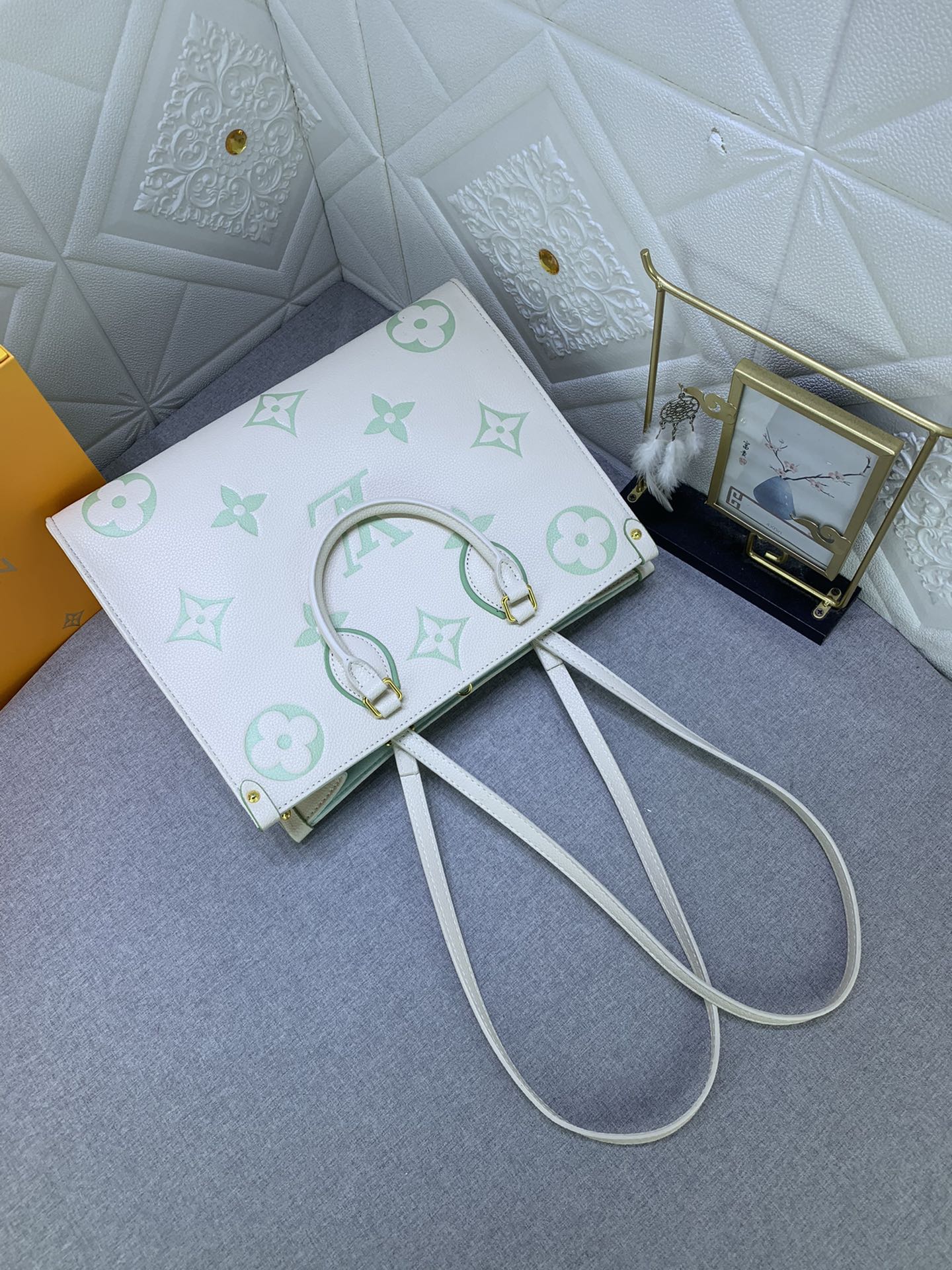 Louis Vuitton(ルイヴィトン) ONTHEGO ミディアム ハンドバッグ