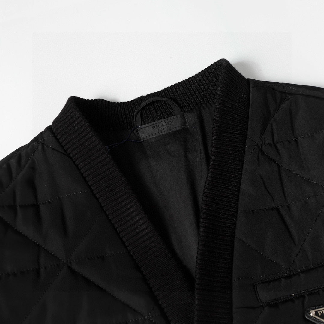 【PRADA旗艦店】プラダ ダウンジャケット ご好評に付き再入荷！