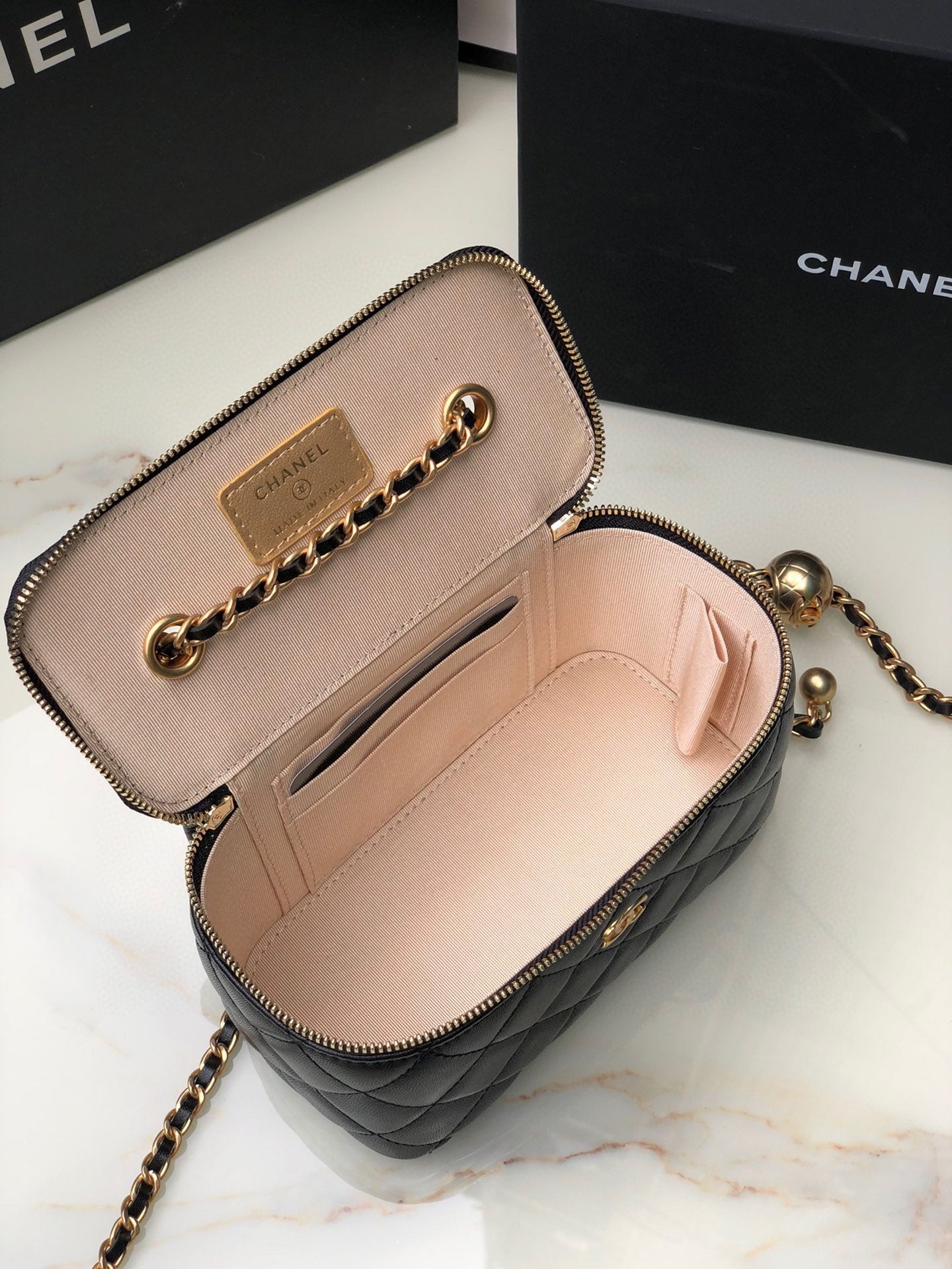 Chanel Classic Vanity 22C Bag with Chain AP2303