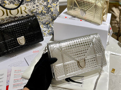 人気の新作 Dior 盾チェーンバッグ