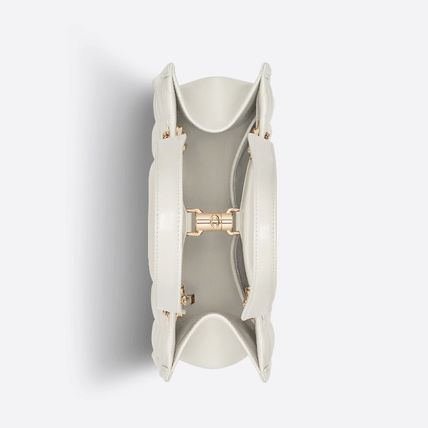 【DIOR】★高級感漂うデザイン★DIOR ESSENTIAL ミディアムトートバック