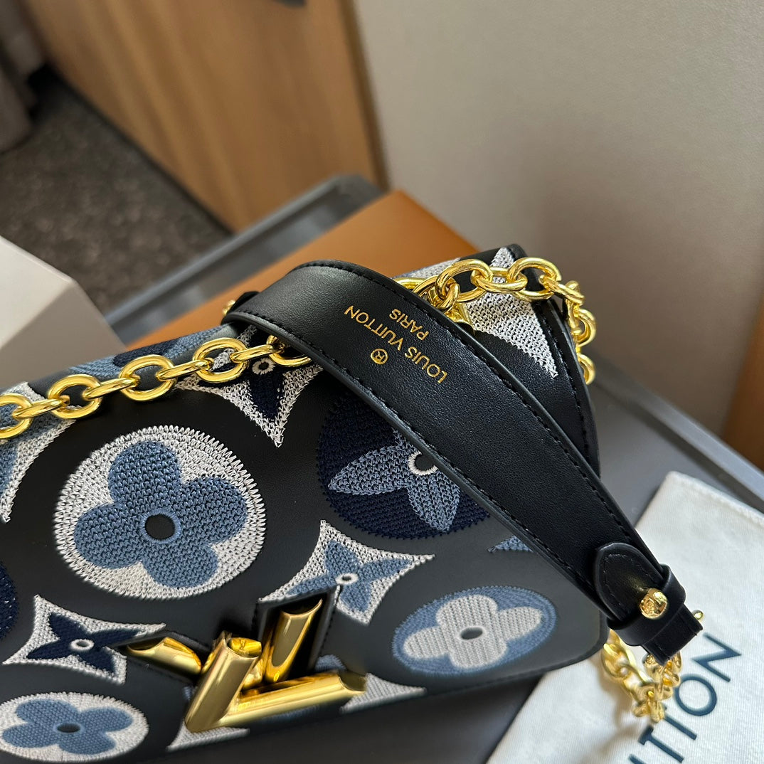 Louis Vuitton◇ネオクラシカルなツイストミディアムバッグの登場です