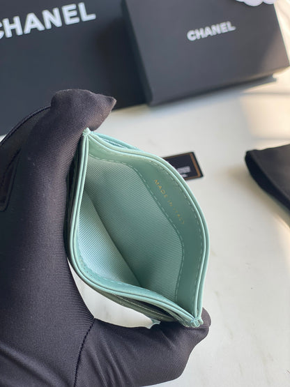 CHANEL 19 CARD HOLDER AP1167