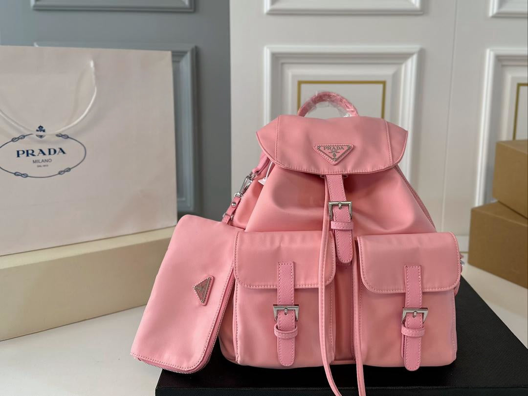 【PRADA 公式 旗艦店】プラダ リュックサック当日出荷 好評に付き再入荷！30*33CM 240719