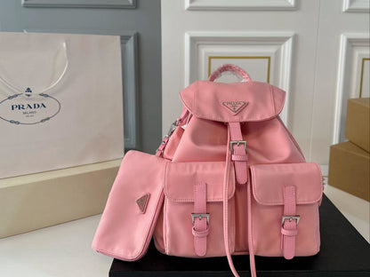 【PRADA 公式 旗艦店】プラダ リュックサック当日出荷 好評に付き再入荷！30*33CM 240719