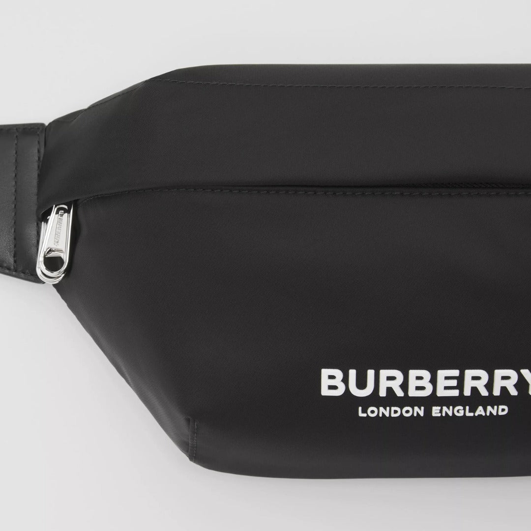 人気【BURBERRY】バーバリー ロゴ ソニー ナイロンバナナバッグ