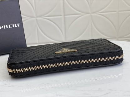 PRADA(プラダ) 財布19x12cm