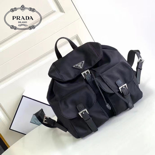 【PRADA 公式旗艦店】プラダ リュックサック当日出荷 好評に付き再入荷！32*30*15CM