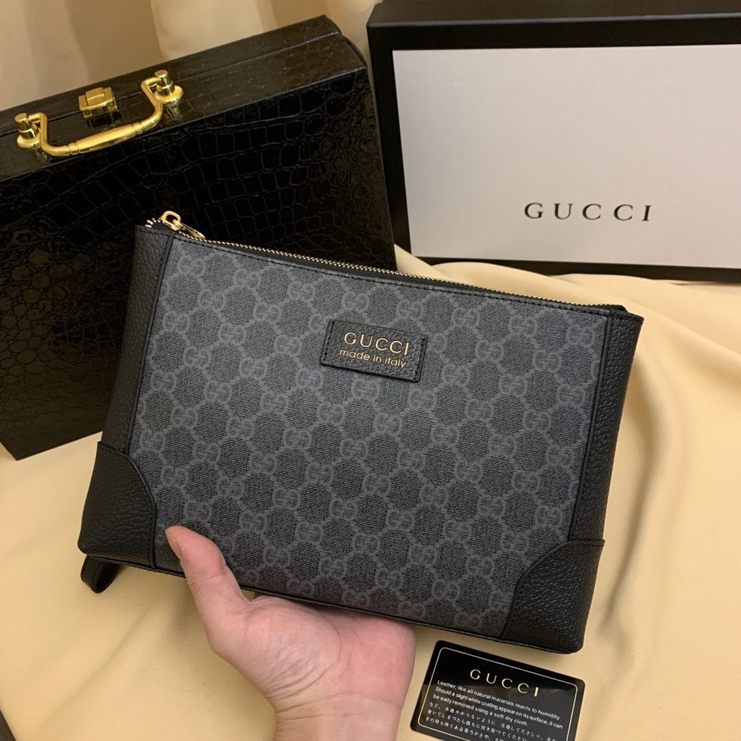 Gucci(グッチ)クラッチバッグ 28x18x4cm