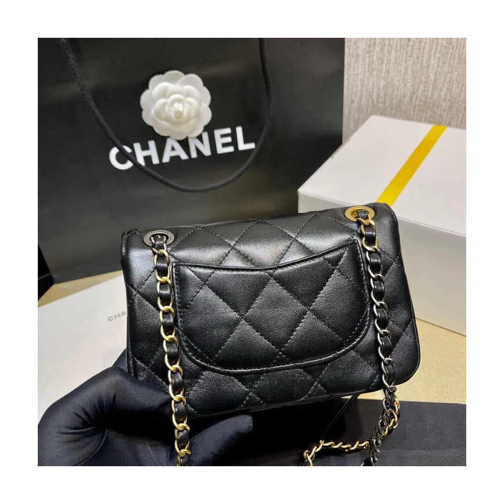 【入手困難】25ans雑誌掲載！中条あやみ愛用Chanel Pearls Charms Mini Flap Bag AS2978