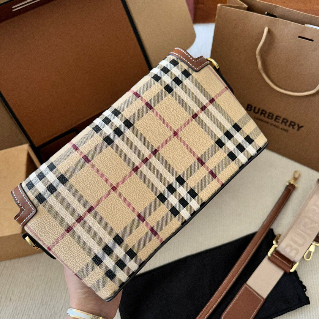Burberry 古典的なパターン メッセンジャーバッグ ショルダーバッグ