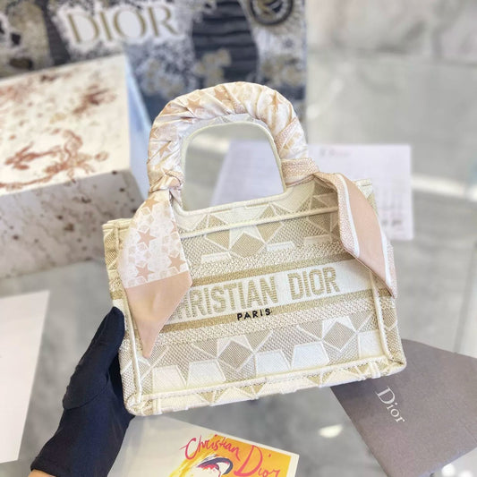 2022新型Diorミニ限定ハンドバッグ ディオールミニBOOK TOTEハンドバッグ